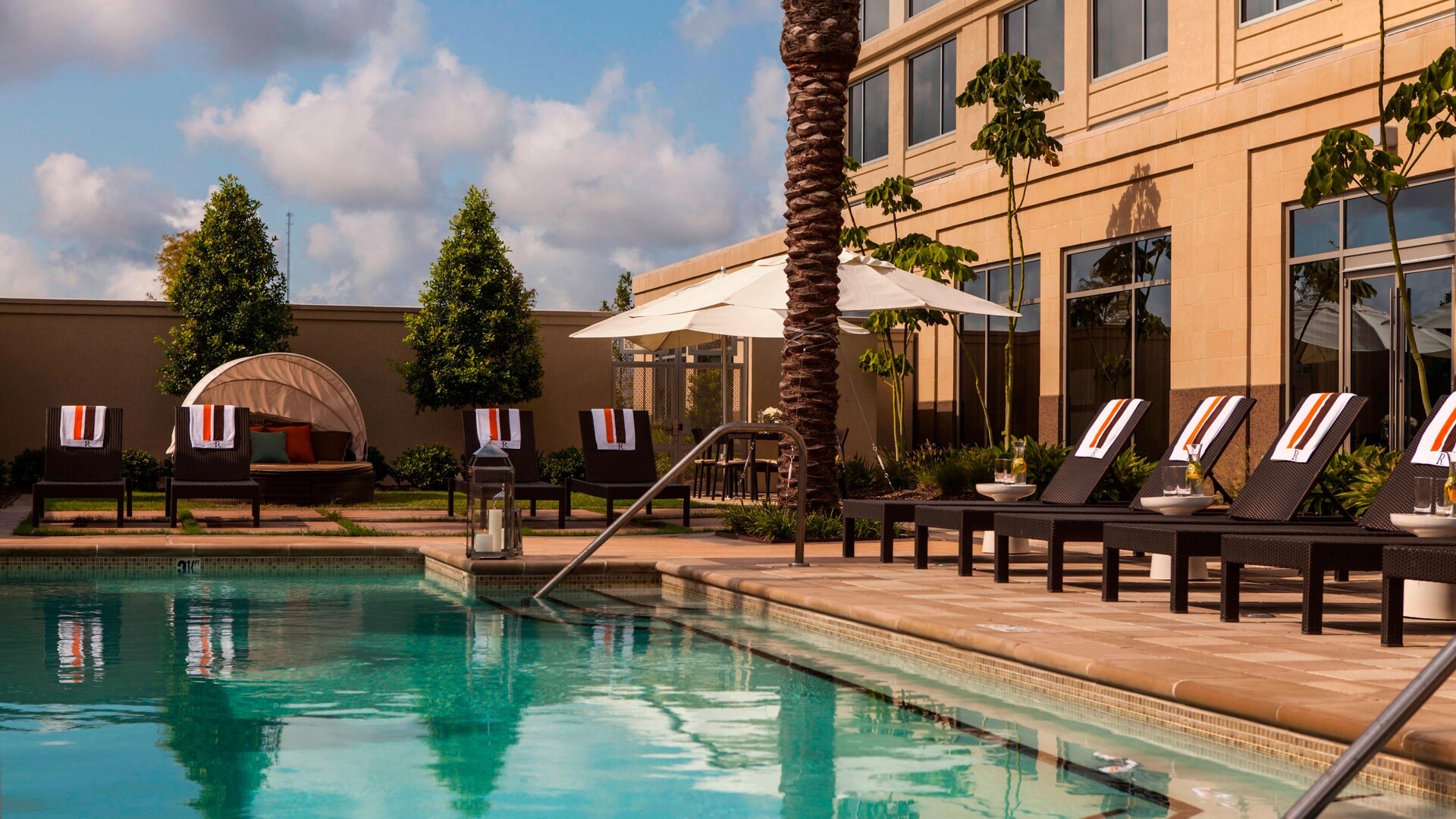 Pool and exterior at Renaissance Baton Rouge Hotel.